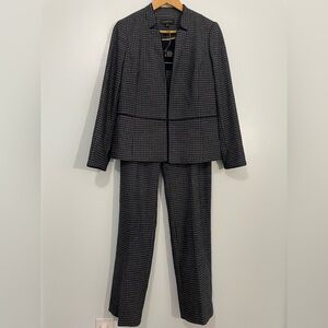 Talbots Classic Navy and Gray Houndstooth Blazer Pant Suit Size 6